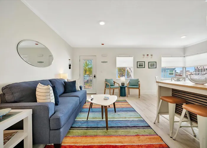 Apartment 1b1b 2 Blocks To Clearwater