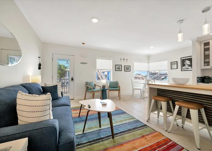 1b1b 2 Blocks To Clearwater Apartment
